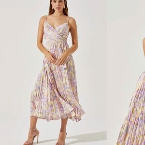 *NWT*  ASTR SOLD OUT DRESS